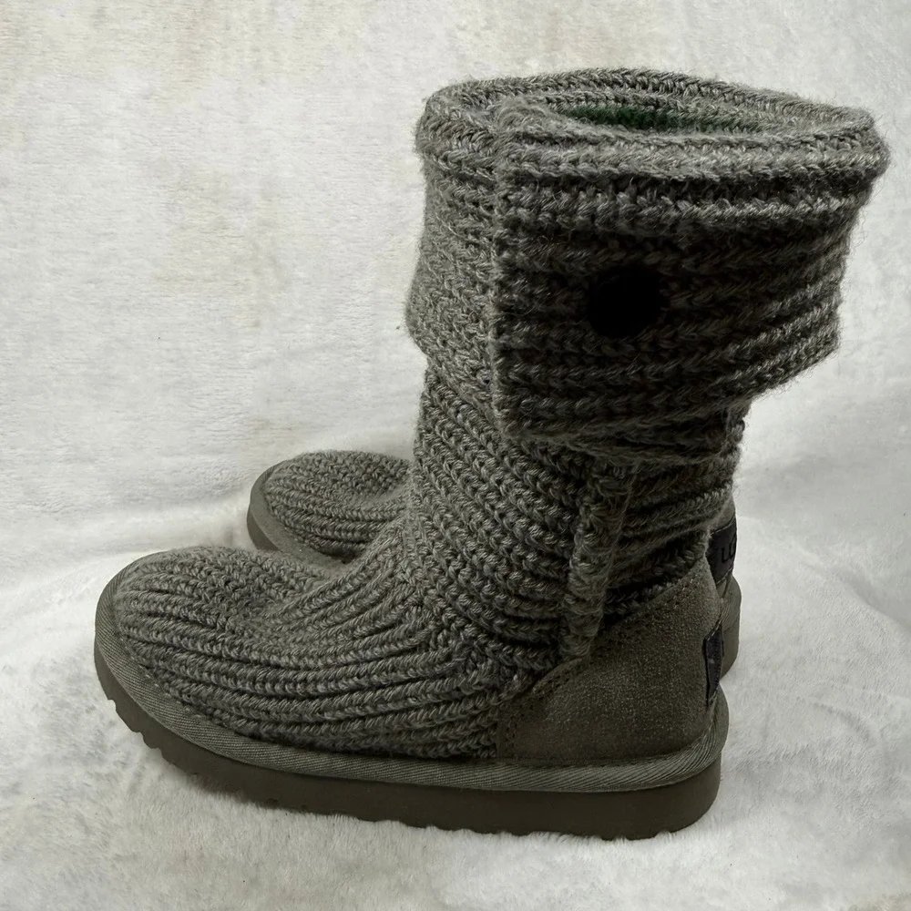 UGG Australia Cardy Grey Knit Button Boots S/N 5649 Kids Size 2 Mens 2